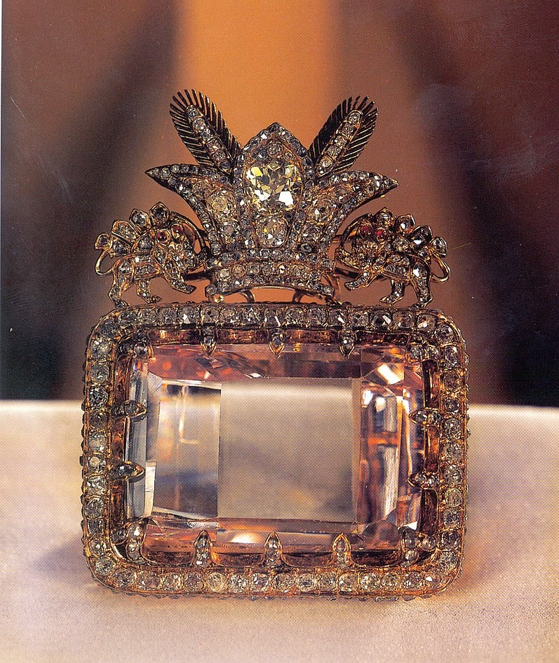 شاهان عشقِ جواهر در عهد قاجار و پهلوی/ جواهرات ملی ایران چقدر می&zwnj;ارزد؟