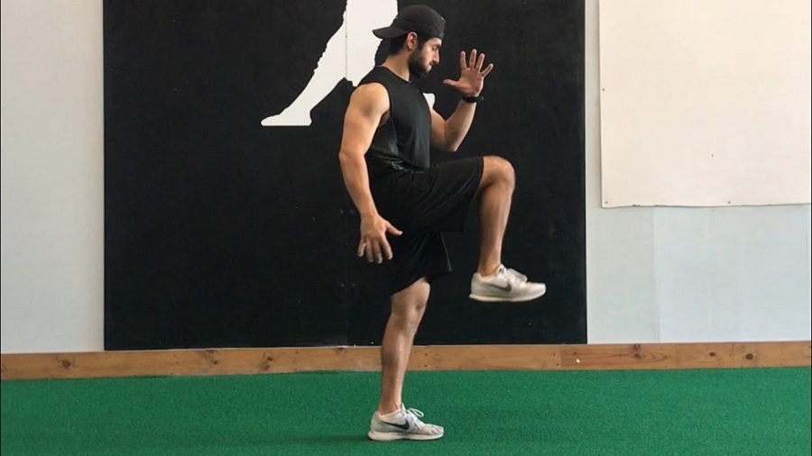 از بهترین تمرین های فیزیکی برای افرادی که کل روز را می نشینند!