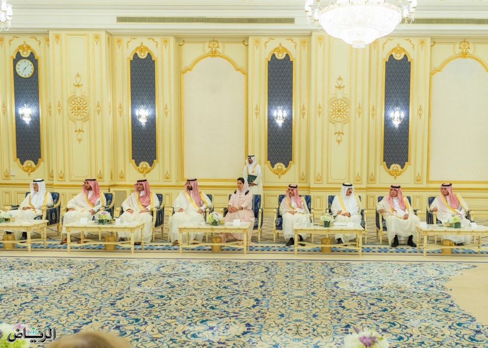 سفر پرحاشیه جو بایدن به عربستان سعودی (+عکس) / مشت برای محمد بن سلمان / خروج امریکایی ها از جزیره صنافیر / ویزای 10 ساله امریکا برای سعودی ها