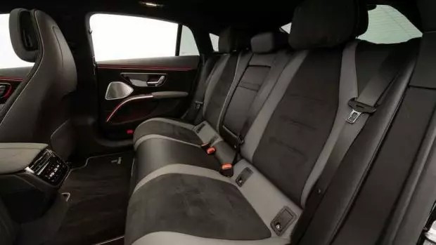 مرسدس بنز EQS برابوس با چهره مافیایی و شعاع حرکت ۸۲۵ کیلومتری + عکس مرسدس بنز EQS برابوس با چهره مافیایی و شعاع حرکت ۸۲۵ کیلومتری + عکس