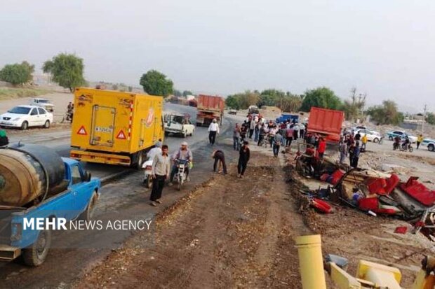 بامداد خونین شوشتر: 16 نفر جان باختند، از آن میان 10 زن / کارگران فصلی نه به مزارع نرسیدند نه به خانه‌هایشان