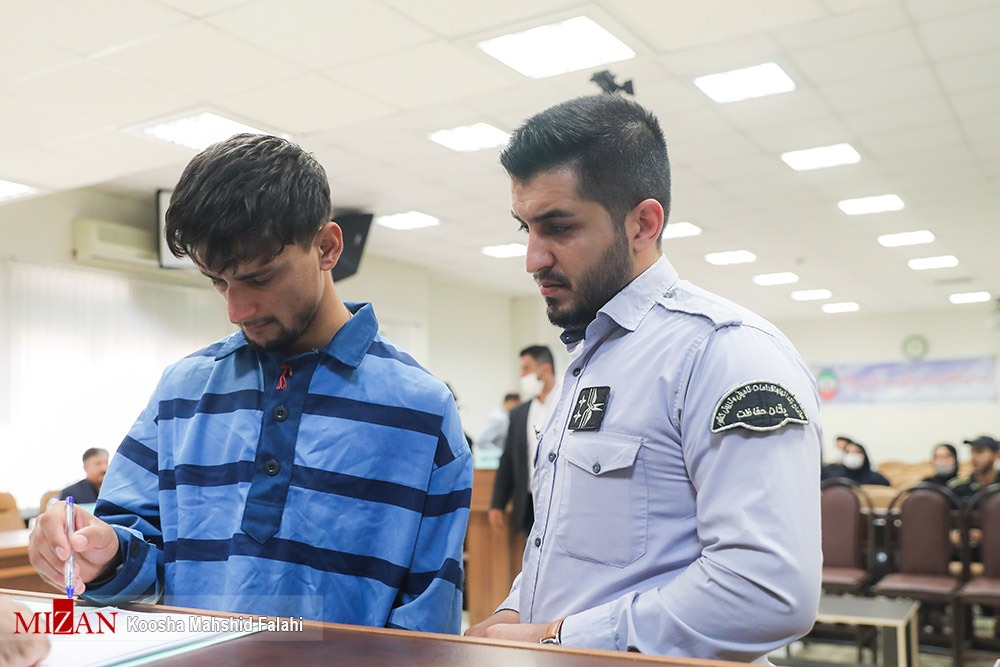 جلسه قرائت حکم بدوی پرونده زورگیر مسلح اتوبان نیایش برگزار شد/ رای صادره ظرف ۲۰ روز قابل فرجام‌خواهی است