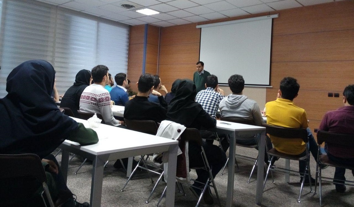 همه حاشیه‌های خاندان خزعلی؛ از سفرهای دانش بنیان تا تاسیس تلویزیون