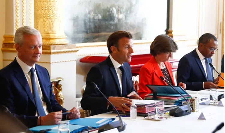رییس جمهوری فرانسه: به پایان دوران فراوانی و رفاه رسیده ایم/ کمربندها را سفت ببندید
