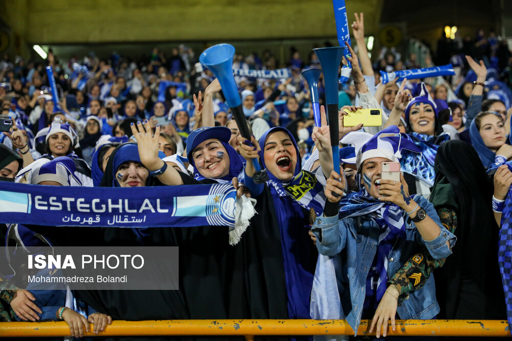 حضور زنان در استادیوم، نتیجه فشار فیفا و وجود دولت با اختیار