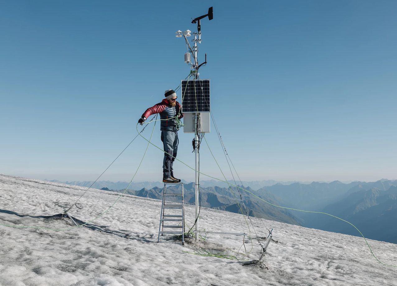 بزکوهی 500 ساله از یخچال کوههای آلپ سر درآورد (+عکس) بزکوهی 500 ساله از یخچال کوههای آلپ سر درآورد (+عکس)