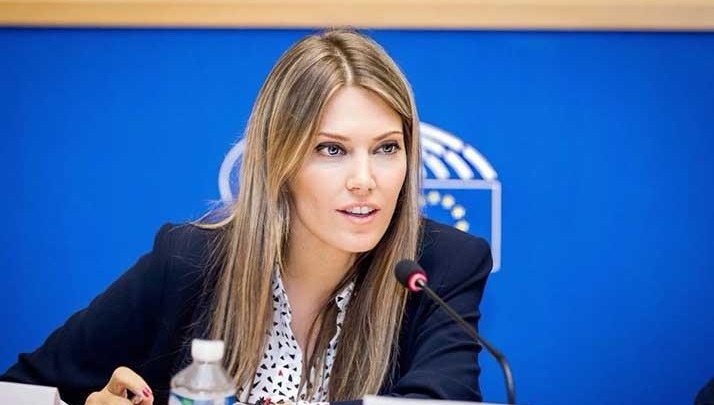 زندان نماینده پارلمان به اتهام رشوه / کشف کیسه های پول نقد در خانه زندان نماینده پارلمان به اتهام رشوه / کشف کیسه های پول نقد در خانه