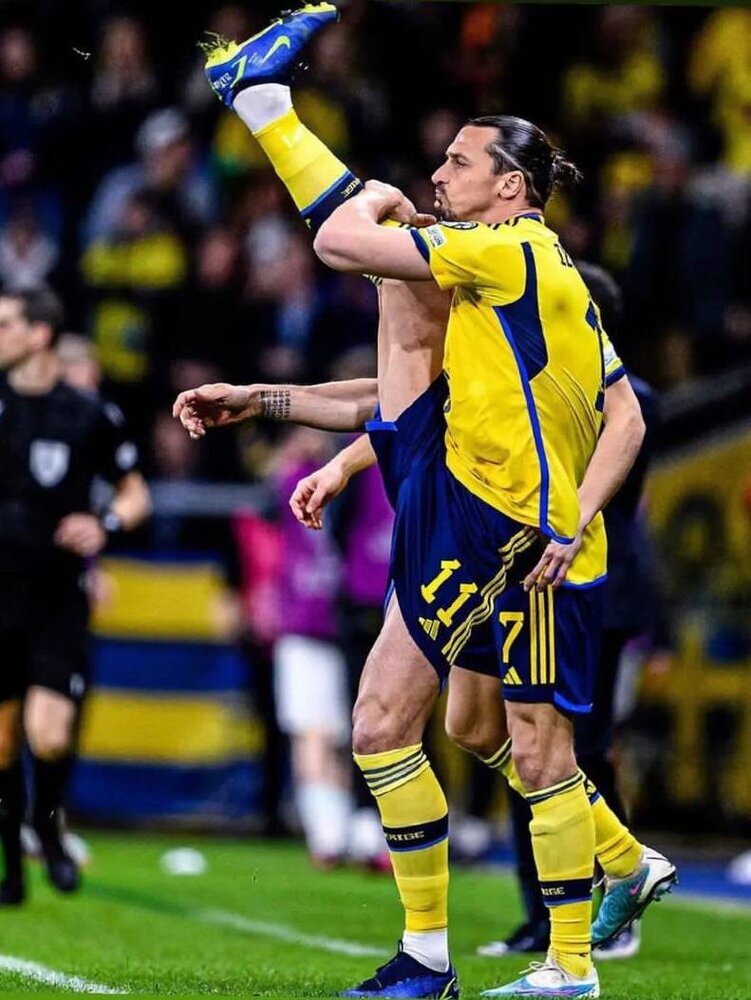 آمادگی جسمانی عجیب زلاتان در ۴۱ سالگی (عکس) آمادگی جسمانی عجیب زلاتان در ۴۱ سالگی (عکس)