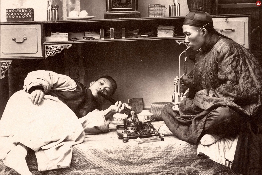 چین در چنگال افیون/ عکس‌های تاریخی از شیره‌کش‌خانه‌های چینی