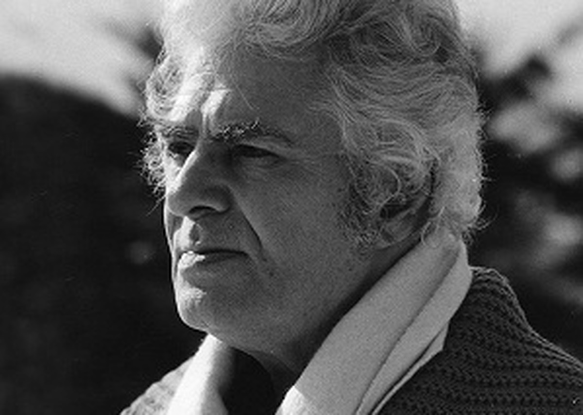 دوم مرداد و احمد شاملو ؛ یاد زنده شاعر در ربع قرن پس از او